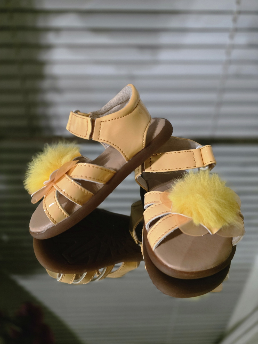 UGG Cactus Flower Sandals Toddler Size 4